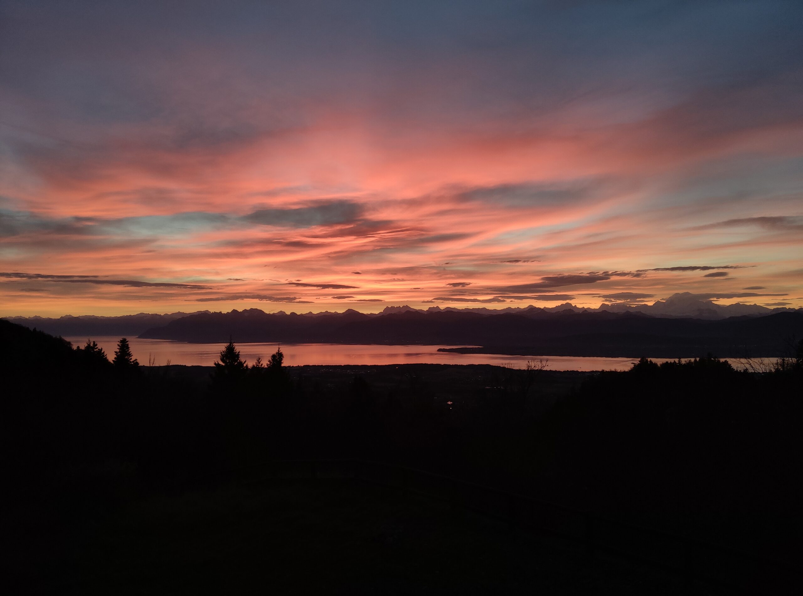 Lever de soleil sur le Léman